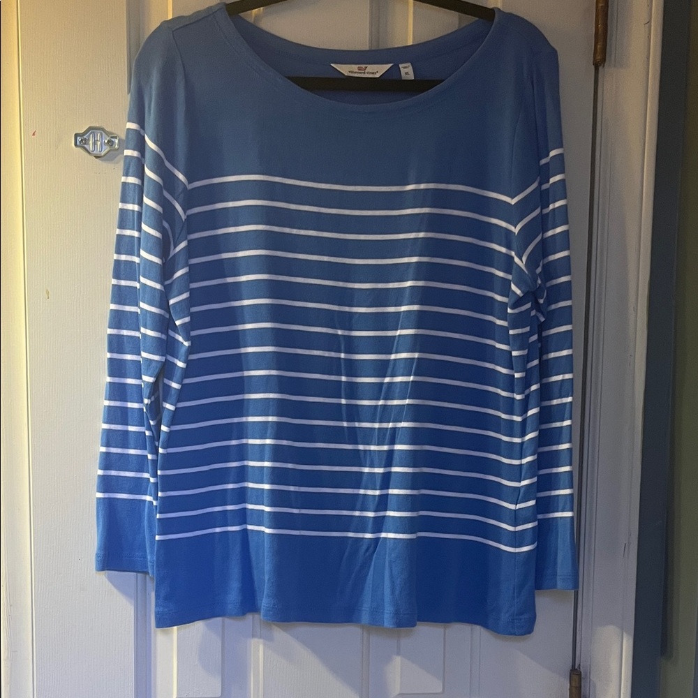 Vineyard Vines Women's Blue and White Striped XL Boatneck Top